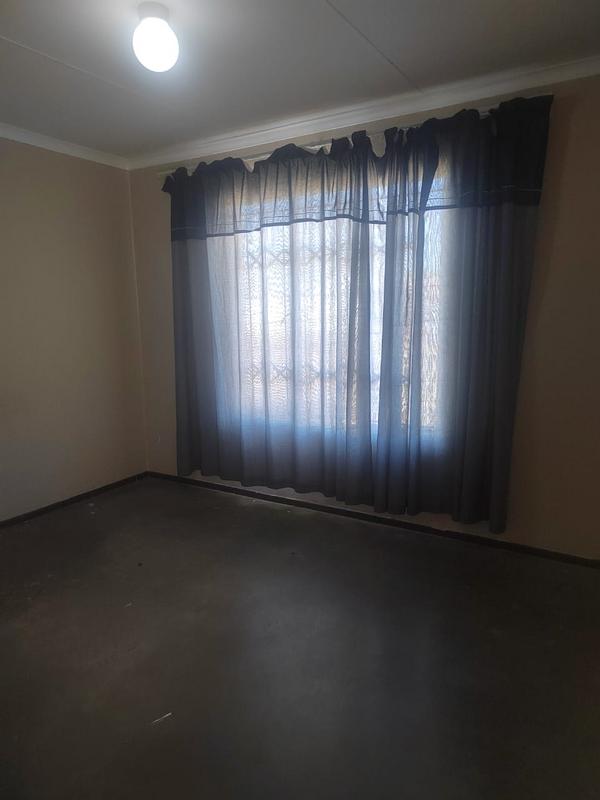 To Let 2 Bedroom Property for Rent in Sunrise Park North West